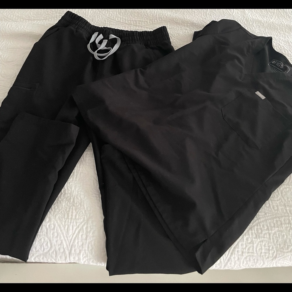 Figs scrubs